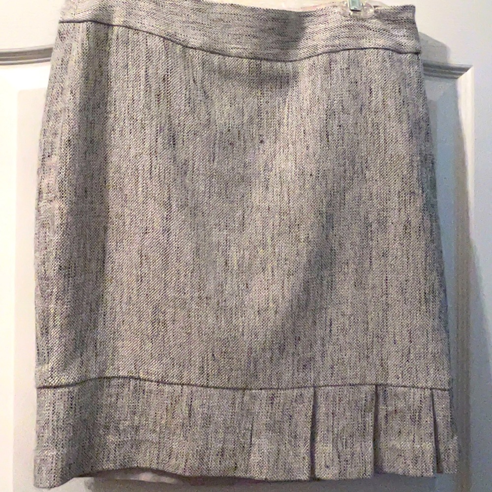 The Limited Skirt! Gray tweed type fabric!